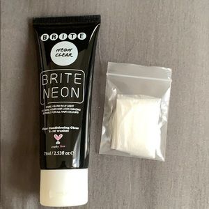 Brite Neon Conditioning Gloss, Gloves included!